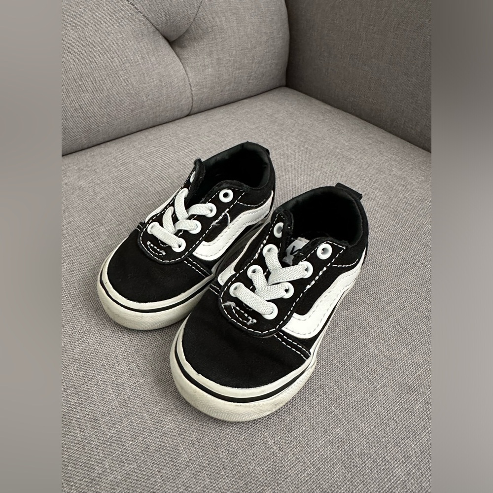 Baby vans size 4